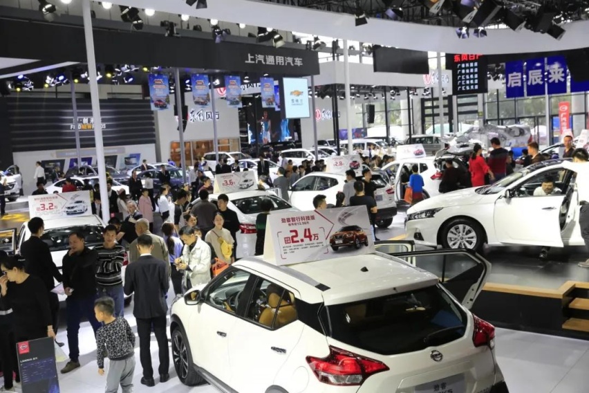 广西人买车，看过10月广西车交会再决定，免费领票中