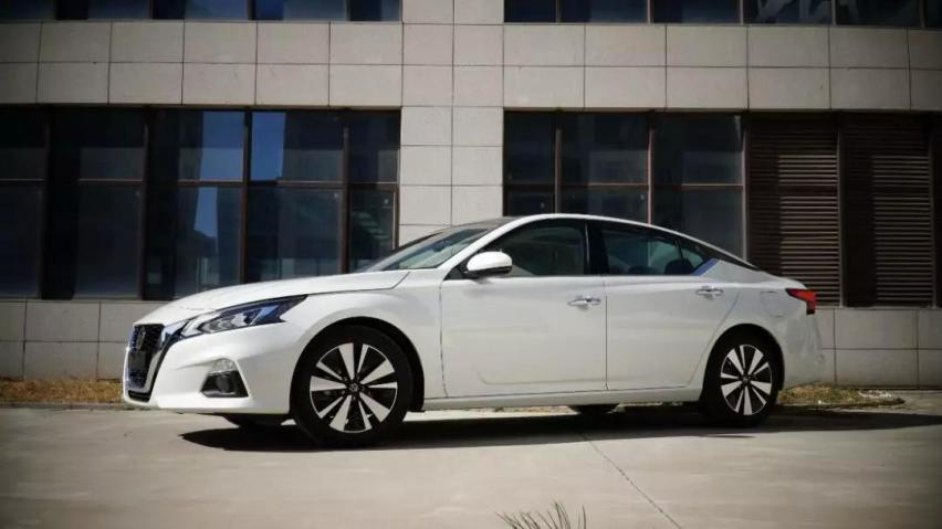 号称“最速B级车”的天籁，为什么要试2.0L智行版？