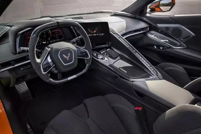 美国“国宝级”跑车再上新！5.5L+V8自吸，零百2.6s碾压911