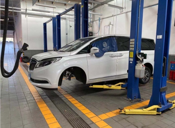别克GL8真不错 只要你不怕发动机熄火 这是台好车