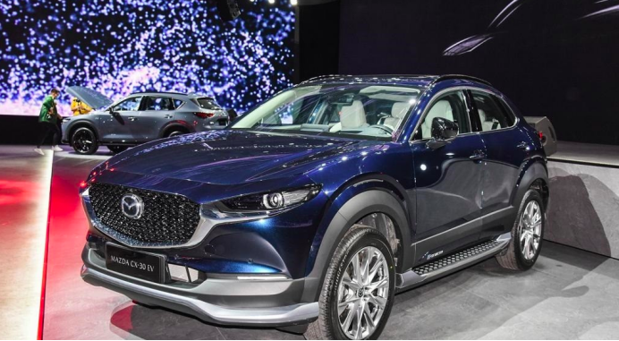 新车驾到！马自达CX-30 EV下月上市，“魂动”设计太抢眼