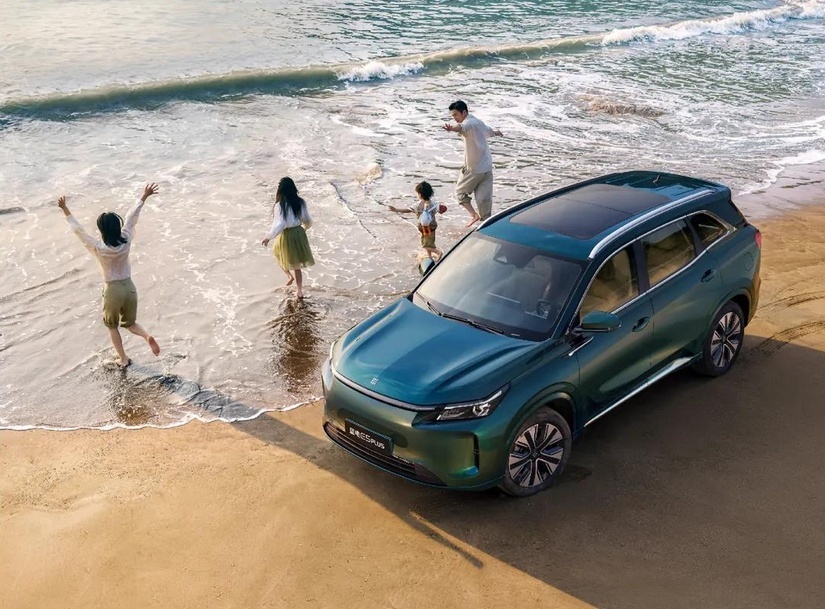赛力斯新车加入价格战，不到10万买插混SUV，续航1千3km，带7座