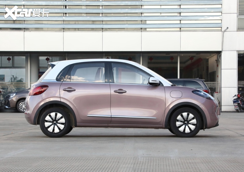 四门加长版"五菱mini"实车到店!不到6万外观更时尚,续航410km