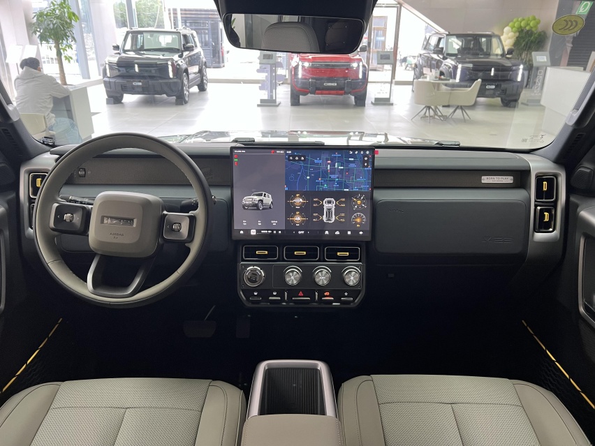 奇瑞iCAR V23实车到店，长超4米2，配211马力+续航501km