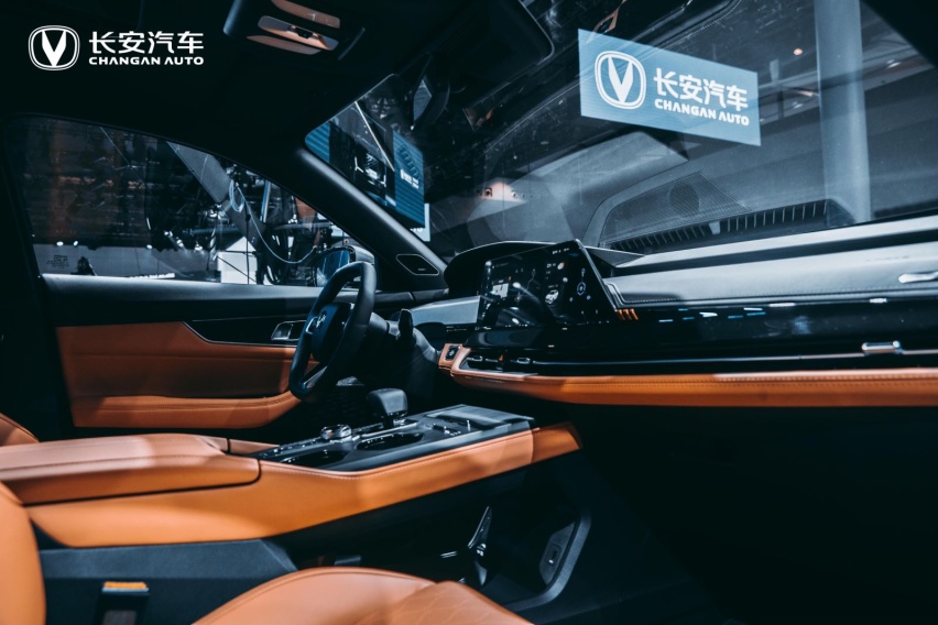 2.0T+8AT，定位中大型SUV，长安UNI-K亮相