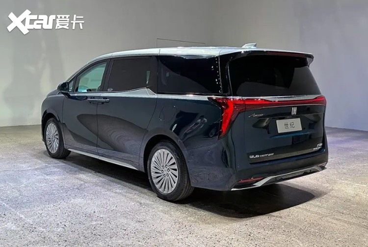 都要打埃尔法，两款高端MPV前后脚上市，50万起步！