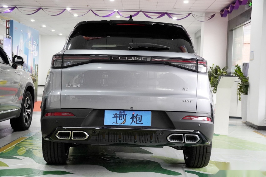 不到14万的SUV也有座椅按摩和女王副驾？北京新X7实拍详解