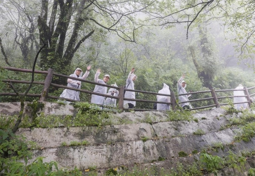 探索天地 纵揽峨眉 一汽-大众“带你探山揽岳”成都登山圆满落幕