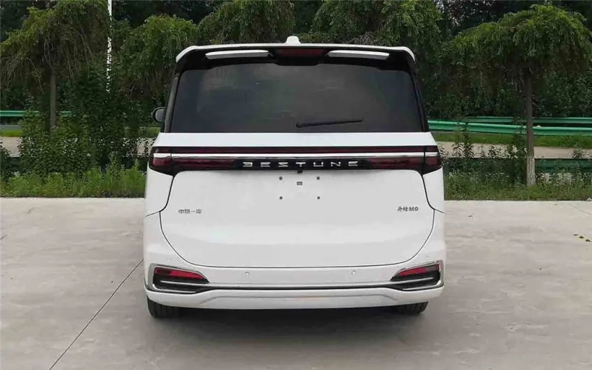 一汽奔腾全新MPV谍照曝光、雷克萨斯召回14799台车…