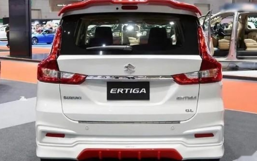 铃木全新运动型MPV，配维特拉1.4T油耗6L，还买啥卡罗拉