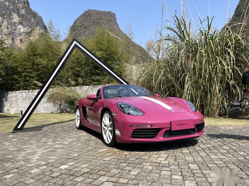 实拍：能越野的双门跑车，保时捷911 Dakar中国首发