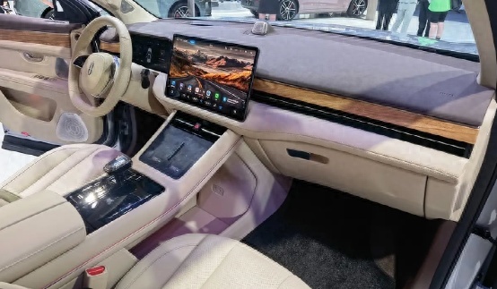 都是增程式大5座SUV，问界新M7和新岚图FREE如何选？