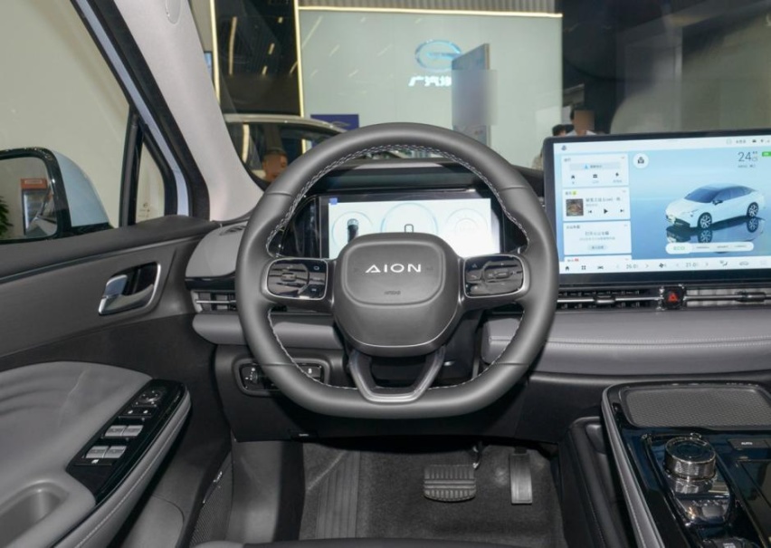 在广州能和比亚迪抗衡的纯电动轿车，AION S Plus有哪些法宝？