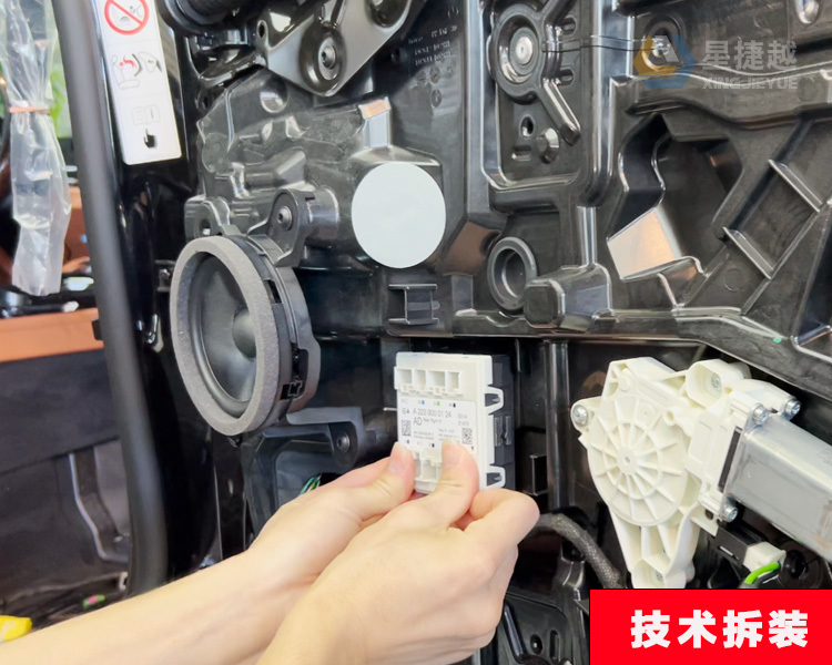 22款迈巴赫S480哪些功能比较实用？大柏林音响 电动门 主动氛围灯