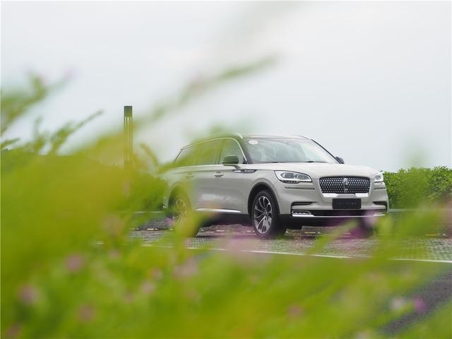 3.0T+10AT的动力表现有多香？试全新林肯飞行家｜试车