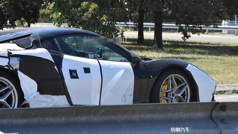 ferrari-v6-hybrid-test-mule-spy-photo (6).jpg