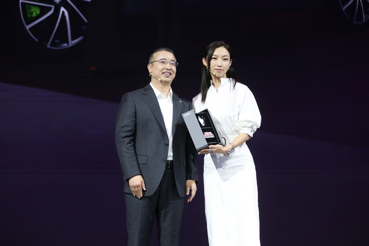 新車|銷量越來越好的原因找到了 11.98萬起極狐新阿爾法S5上市 新車|銷量越來越好的原因找到了 11.98萬起極狐新阿爾法S5上市