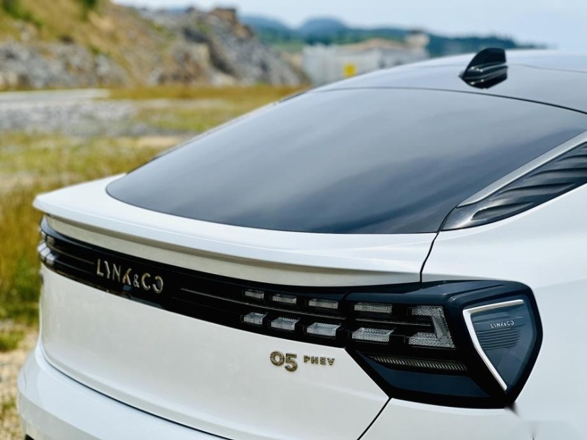 试驾领克05 PHEV：不盲从潮流，也不刻意谄媚