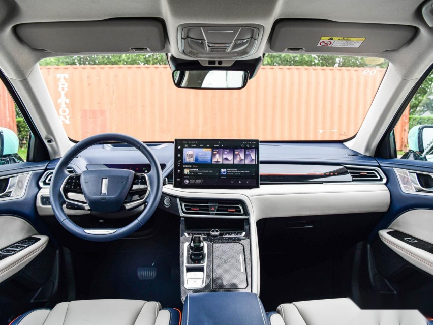 精品混动紧凑型SUV WEY玛奇朵HEV正式上市