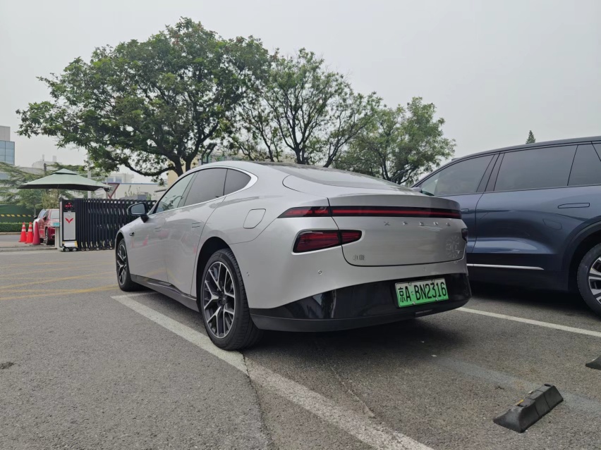 行情播报 小鹏P7i限时优惠2.6万元
