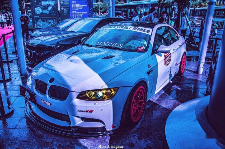 战斗格宝马M3 E92上路，感受下4.0升V8大排自吸的魅力