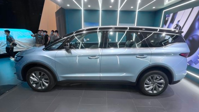 18万预算能买到可换电的吉利MPV，枫叶80V PRO养车省钱吗？