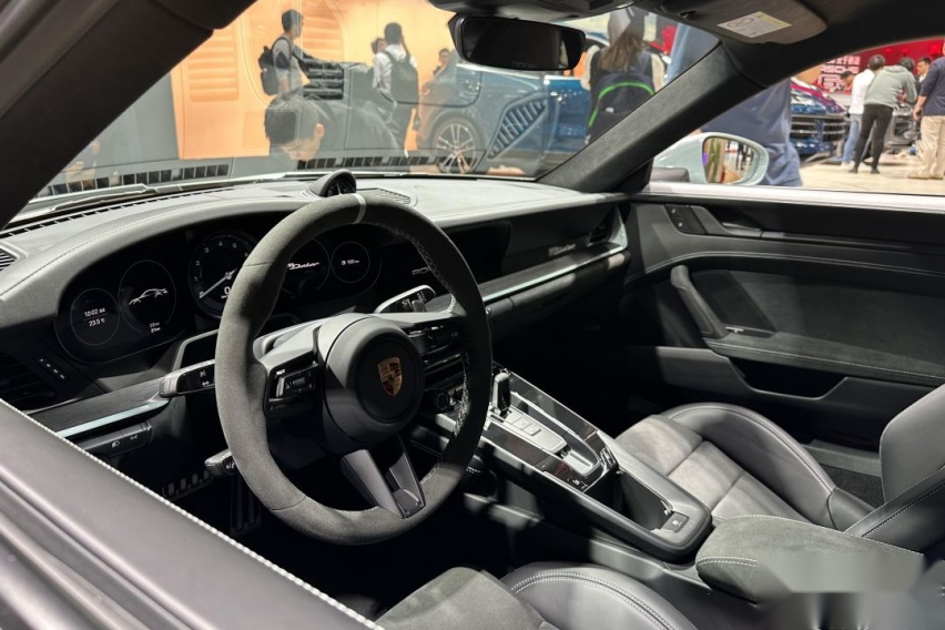 2023上海车展丨售228.8万 保时捷911 Dakar亮相
