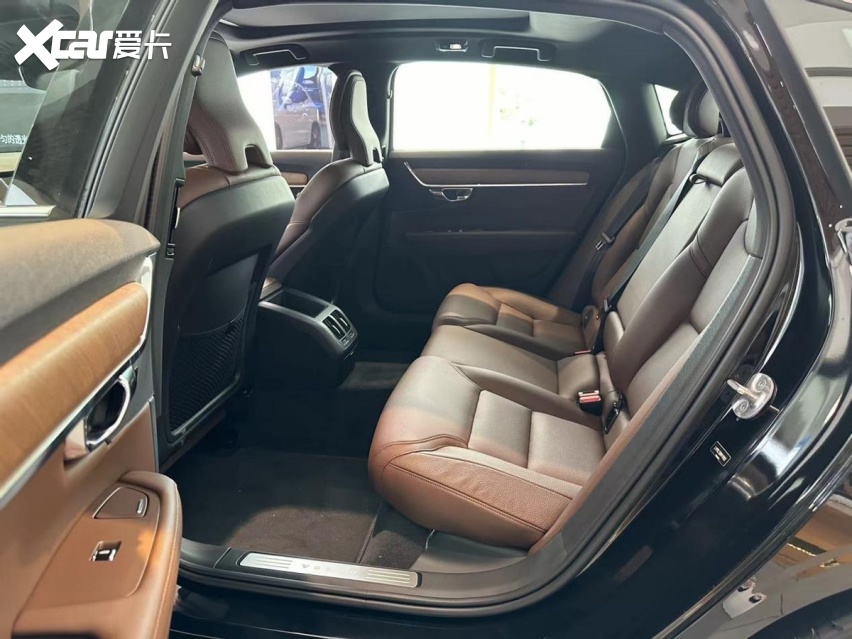 即使“打骨折”，还是卖不动，沃尔沃S90到底差在哪？