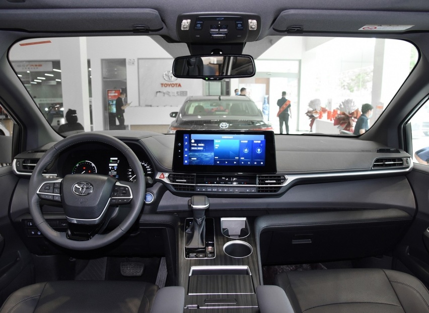 自主品牌的崛起 上汽大通MAXUS G90对比丰田赛那SIENNA