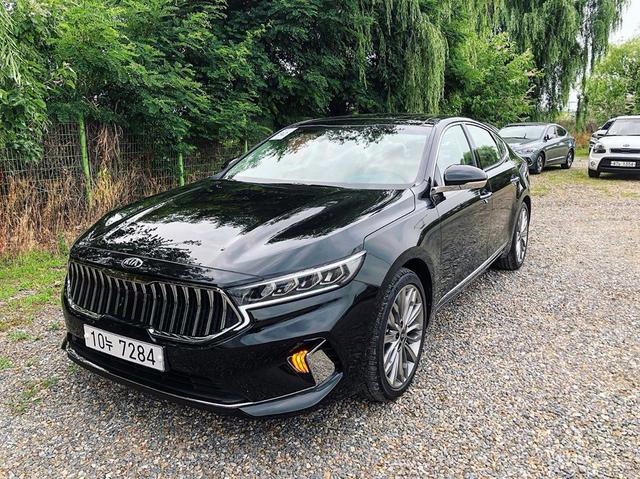 沉稳大气 新款起亚k7海外实车街拍