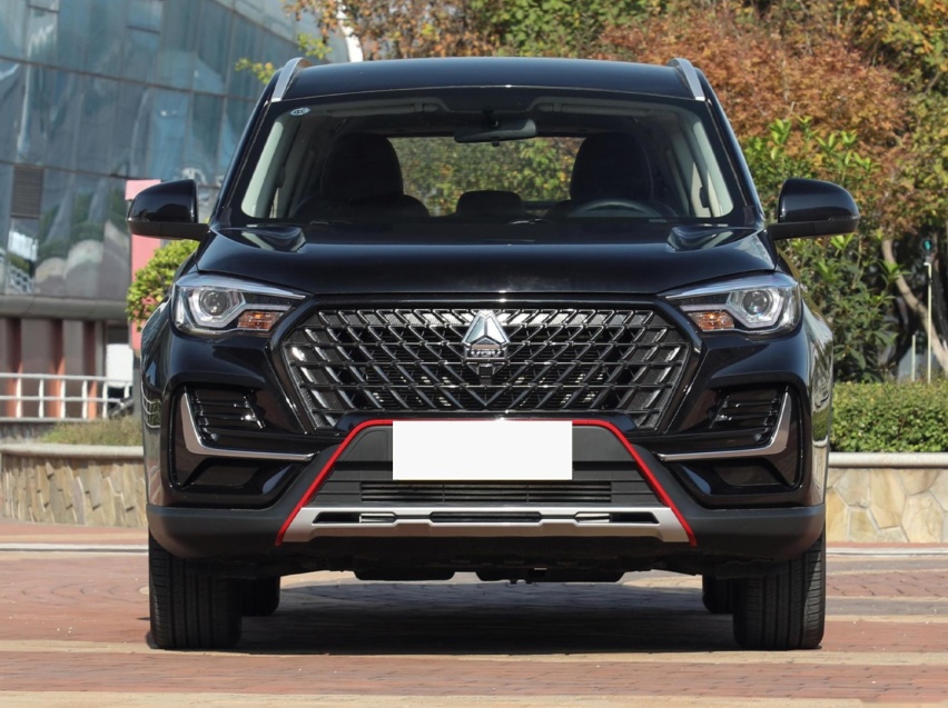 中国造了一辆“黑武士”X5！2.0T+8AT，一箱油700km，11万