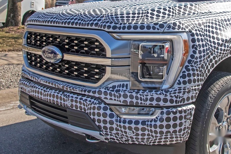 2021-ford-f-150-spied-with-gmc-ram-design-influences_3.jpg
