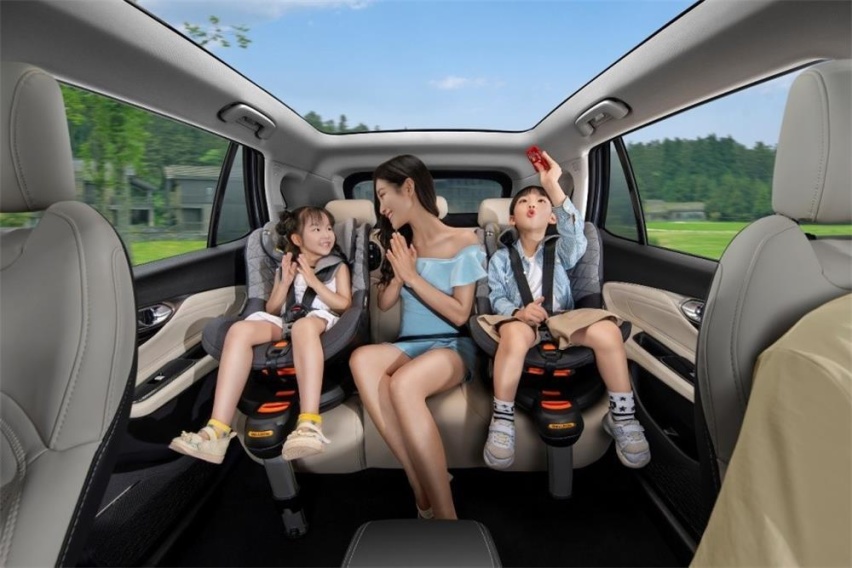 更有AI的家庭SUV 2024款AION V Plus上市 15.99