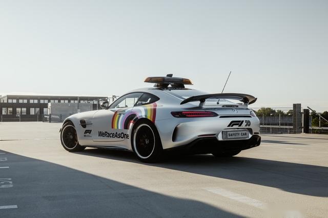 F1官方安全车梅赛德斯-AMG GT R新涂装发布