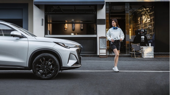 与经典款同堂销售，欧尚X5 PLUS售价9.59万元起