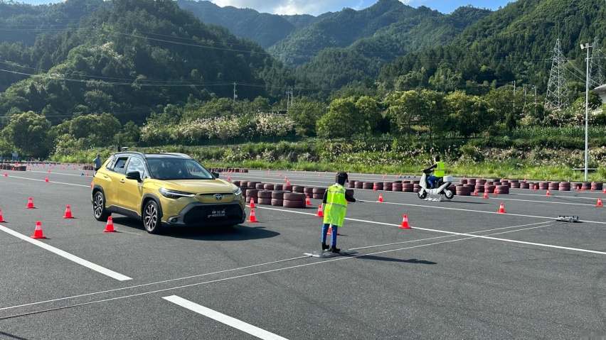试驾锋兰达双擎 科技层面刮目相看 2.9L/100km油耗你敢信？