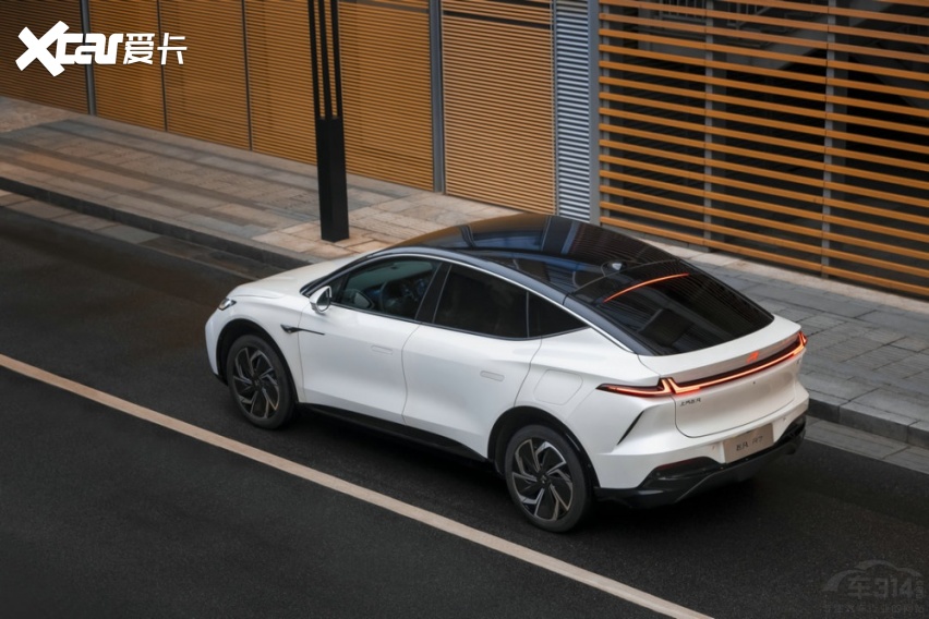 特斯拉Model Y的平替 飞凡R7对比小鹏G6