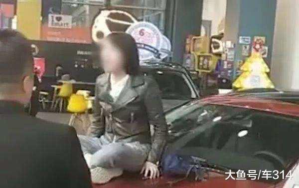 新买的66万奔驰 没出大门发动机就漏油 究竟是因为啥