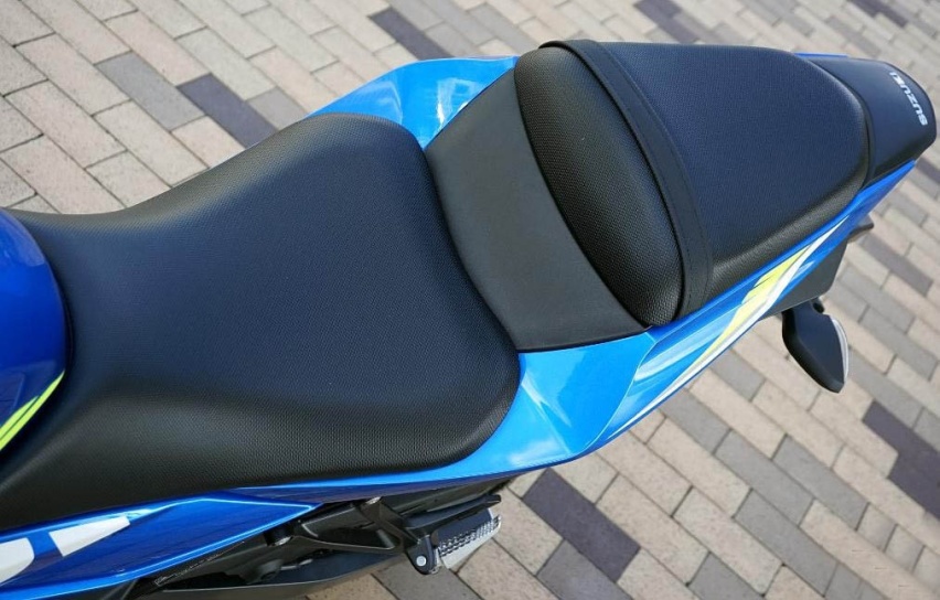 国内最畅销的250“跑车” 铃木GSX-250R实拍解析