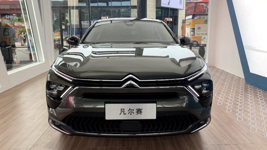 8月9日预售！轿跑车身+1.6T，凡尔赛C5 X跨界法系车卖15万能火