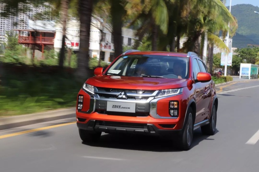 10万元，你选三菱劲炫还是自主合资SUV？它给出了答案！