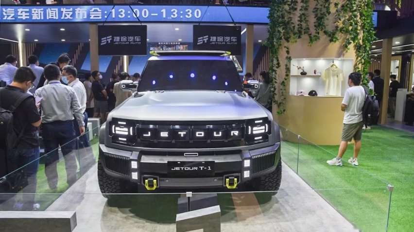 成都车展上路虎全新一代揽胜运动版开启预售、全新欧蓝德开启盲订…