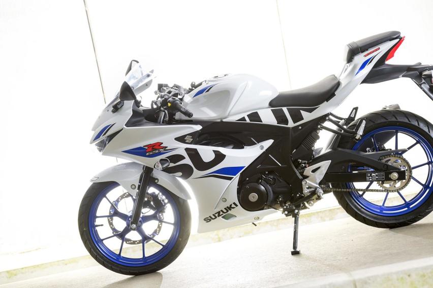 铃木GSX-R125入门摩托详解，单缸水冷最大15马力
