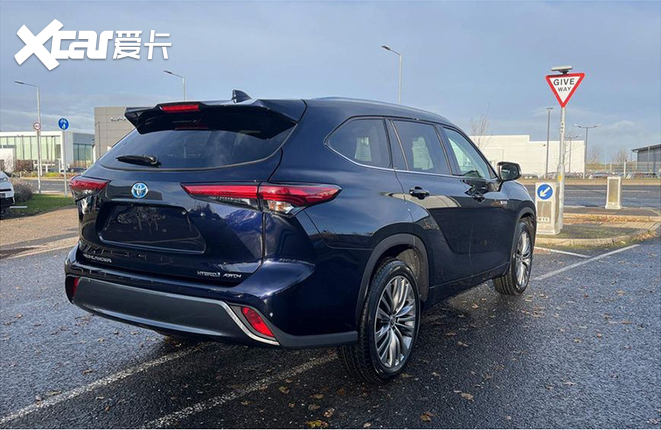 丰田汉兰达混动版搭载2.5l混动系统 厂商指导价26.88万起