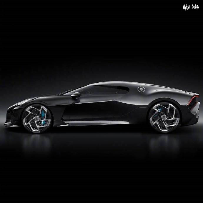 我们只谈艺术，黑化布加迪La Voiture Noire