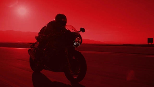 凯旋复古跑车 Speed Triple 1200RR即将发布