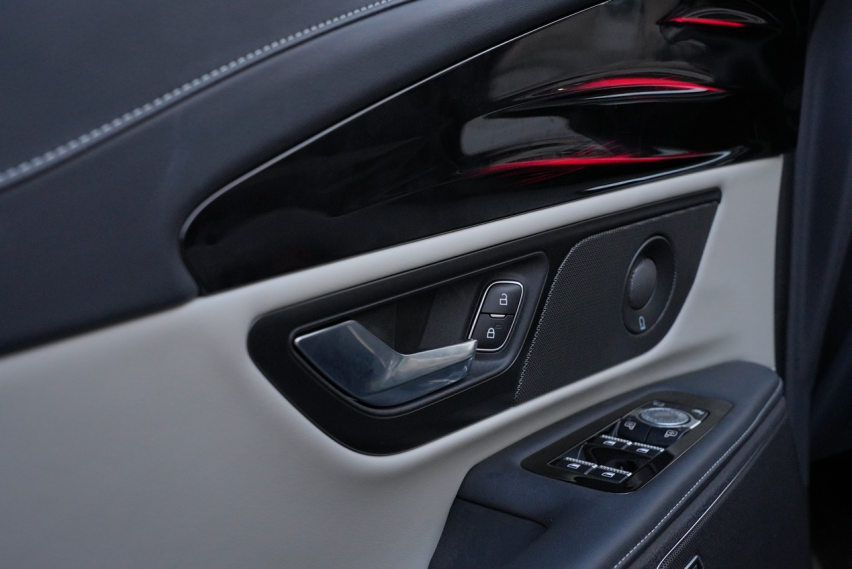 豪华且实用的中大型SUV：全方面欣赏全新林肯