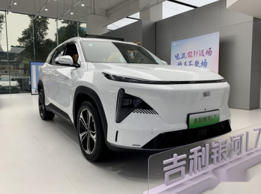 卖疯了！吉利月销20万辆，用户:只有老粉知道他原来有多强！