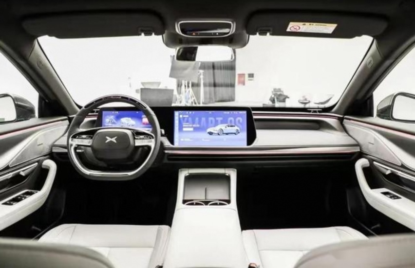 小鹏P7i全系降价，最高2.6万，“有钱了”就硬气了