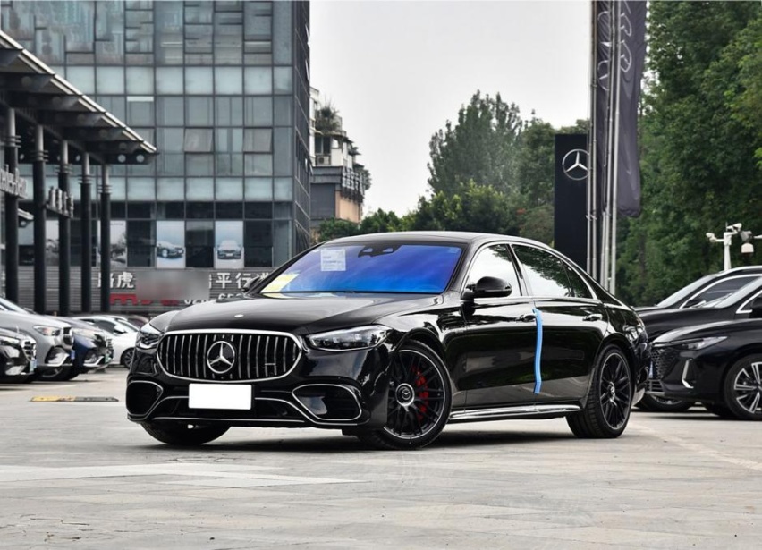全新梅赛德斯AMG S 63，极致性能与奢华的完美融合
